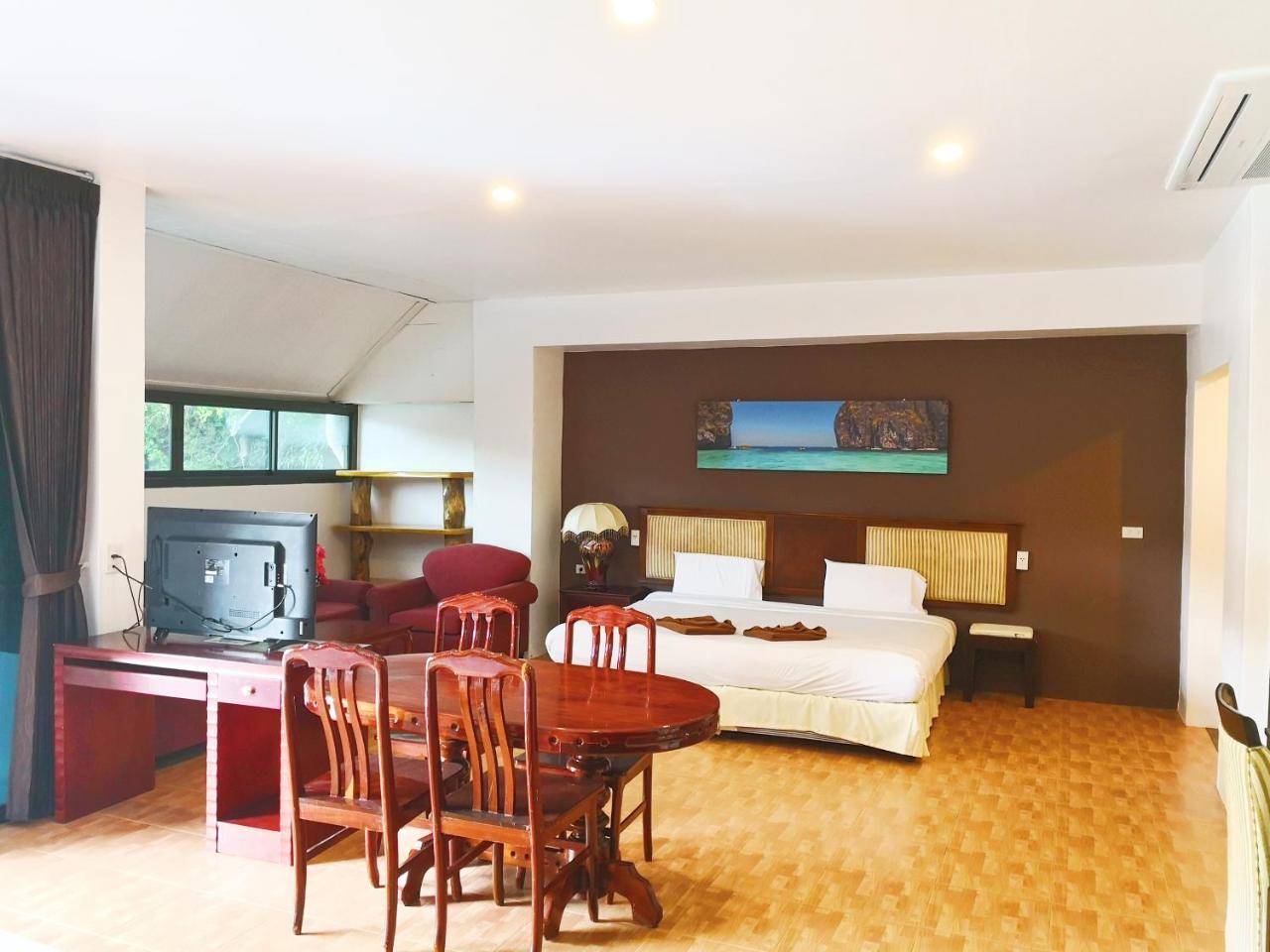Patong 7Days Premium Hotel Phuket Екстер'єр фото