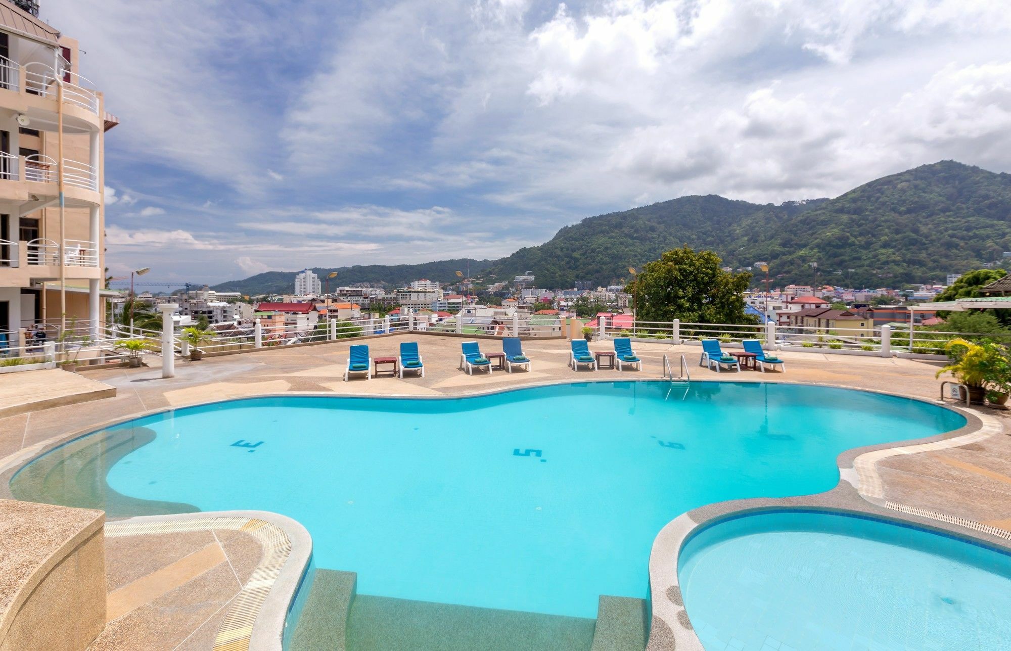 Patong 7Days Premium Hotel Phuket Екстер'єр фото