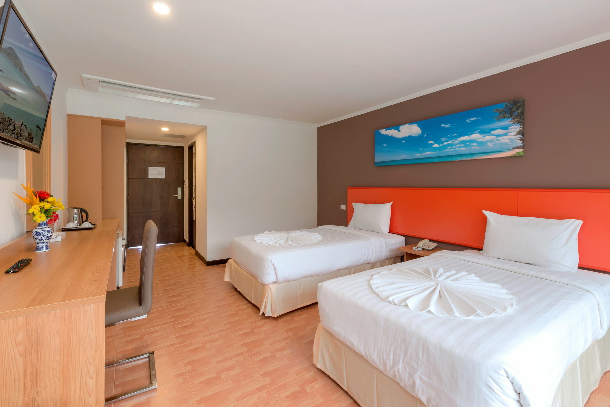 Patong 7Days Premium Hotel Phuket Екстер'єр фото