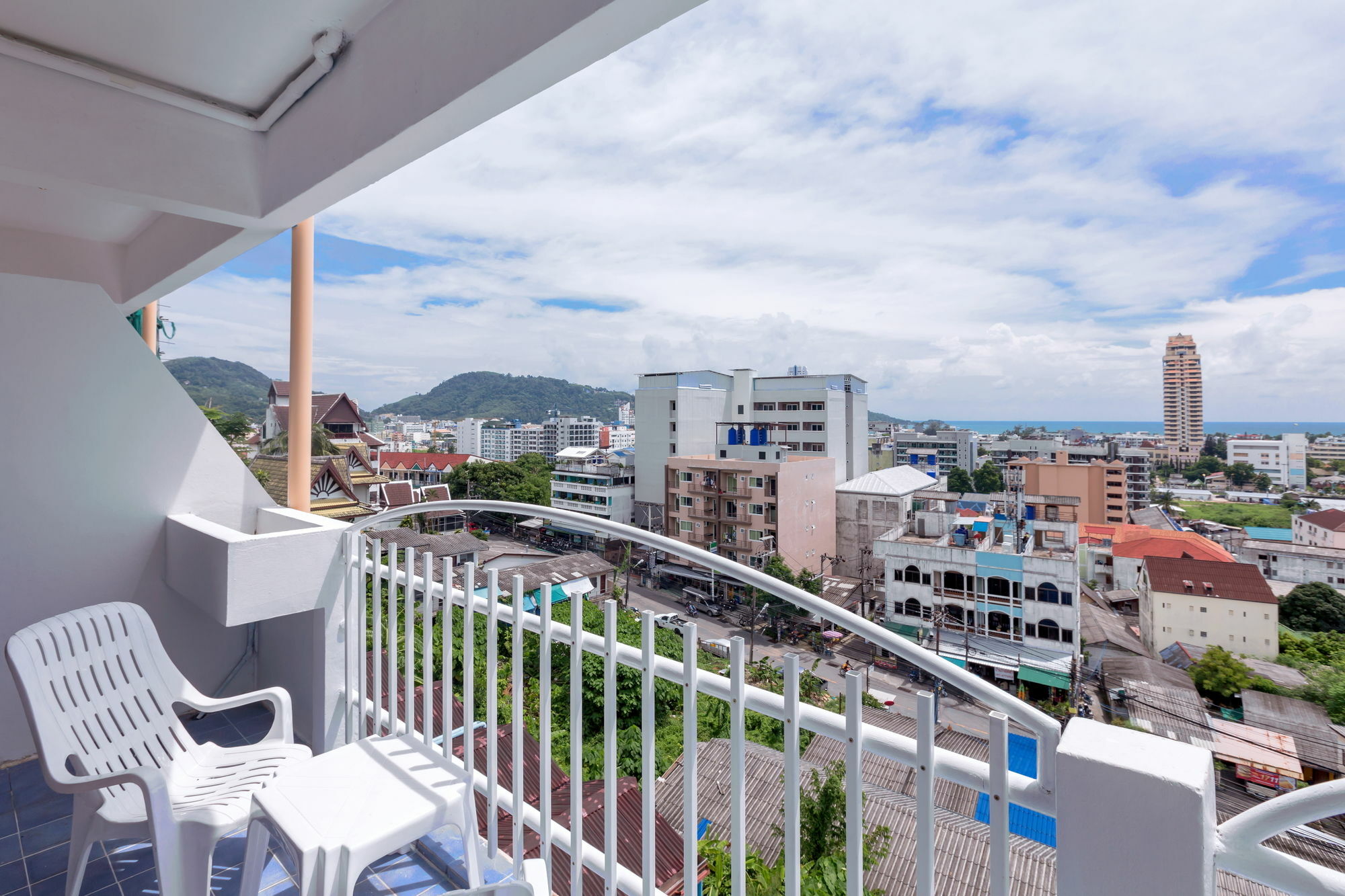 Patong 7Days Premium Hotel Phuket Екстер'єр фото