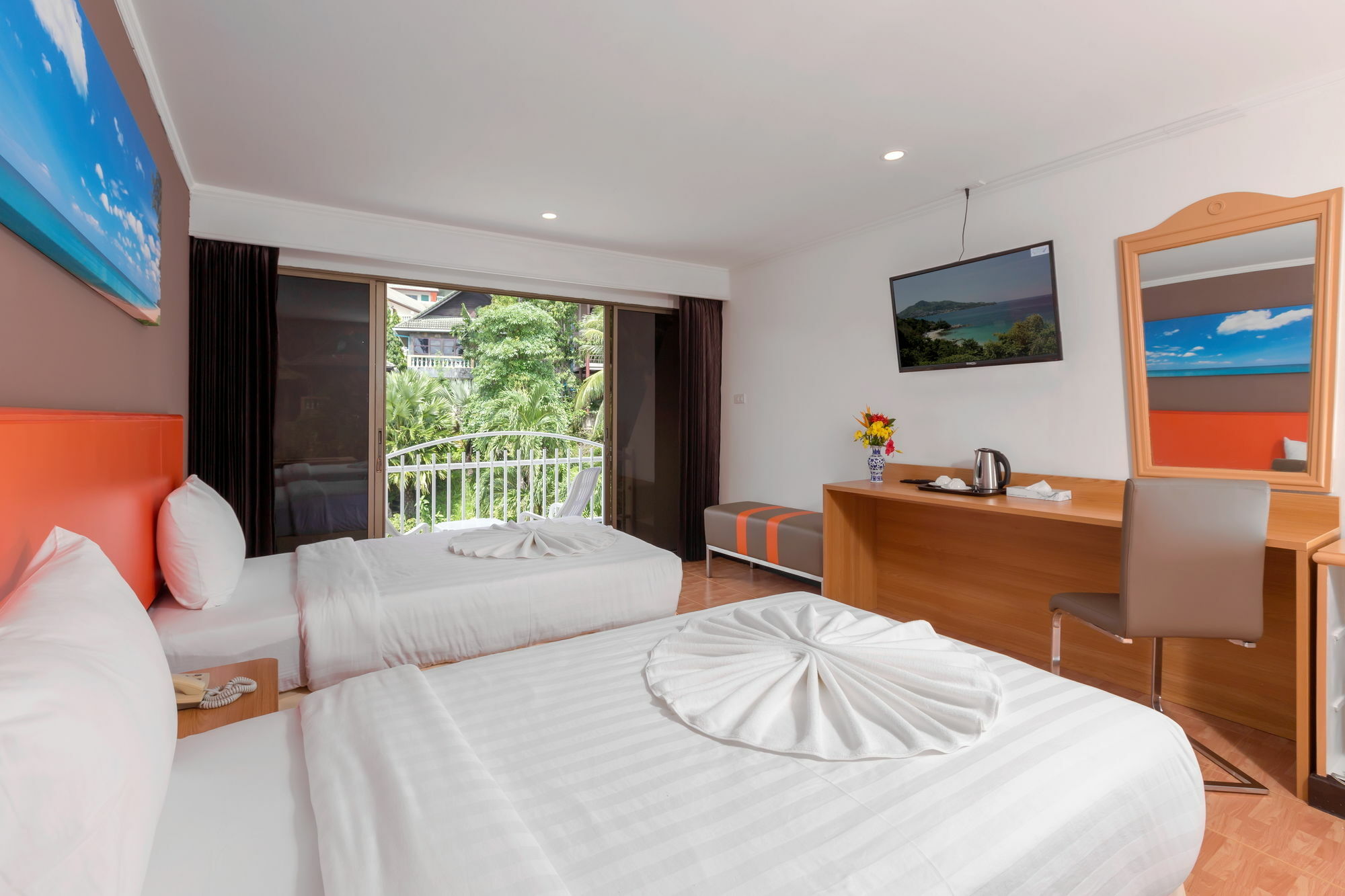 Patong 7Days Premium Hotel Phuket Екстер'єр фото